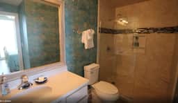 Emerald Isle 1006 - Front row beach chair service included! Affordable rates!