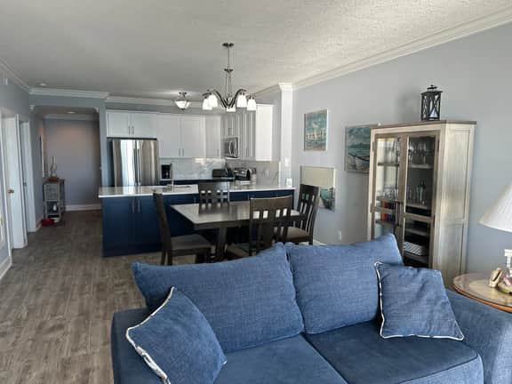 Emerald Isle 1101 - Front row beach chair service included! Affordable rates!