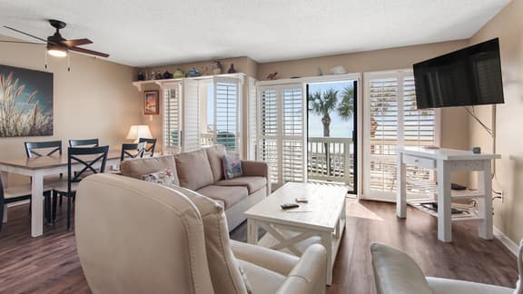 Latitude 6 - Spectacular oceanfront views!1BD/2BA. Sleeps 6