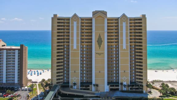 Emerald Isle 1905 - JUST COMPLETELY RENOVATED! Beach chair service included! - Image 1